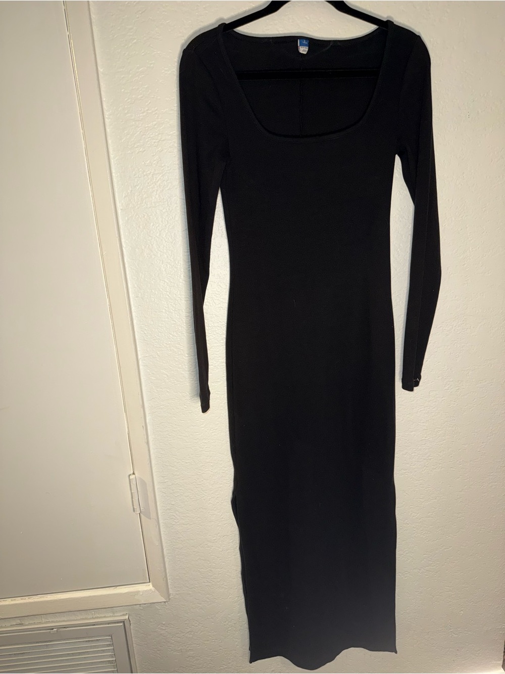 Old Navy Black Long-Sleeve Scoop Neck Maxi Dress